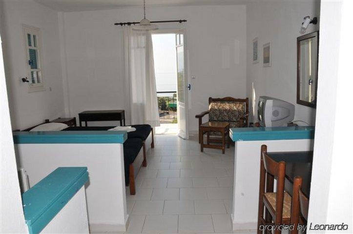 Ostria Hotel & Apartments Gavrio Room photo
