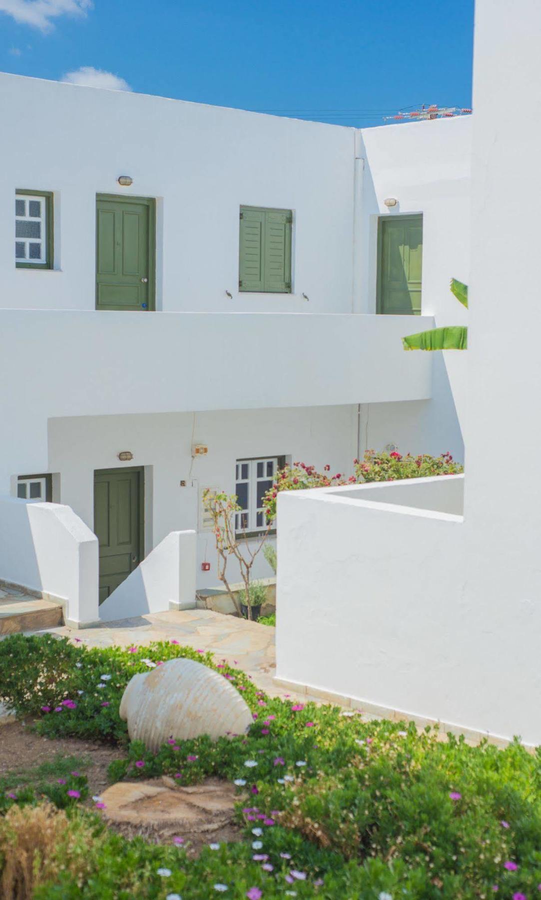 Ostria Hotel & Apartments Gavrio Exterior photo
