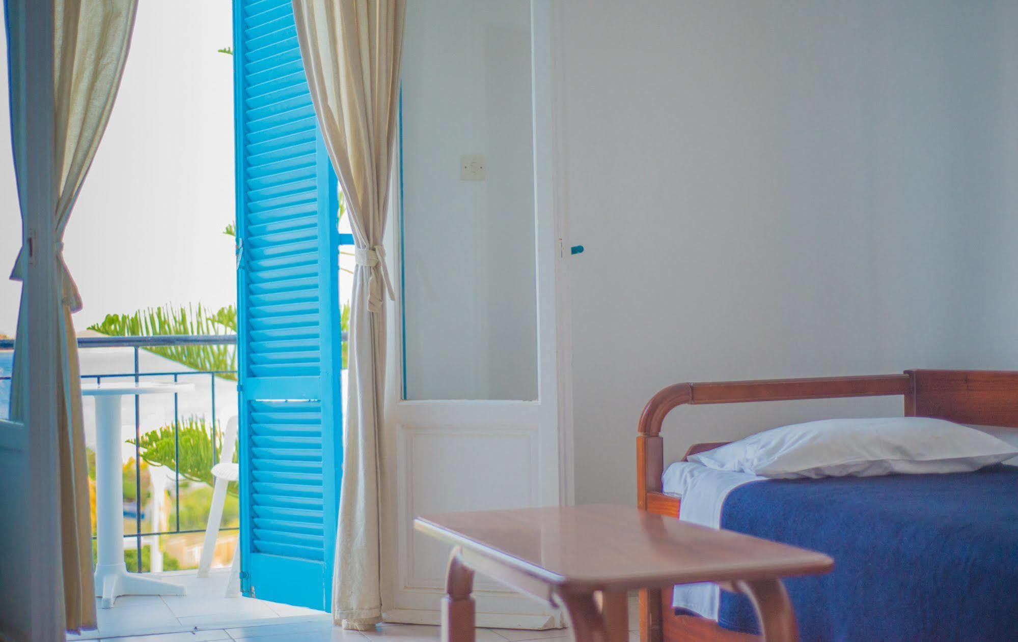 Ostria Hotel & Apartments Gavrio Exterior photo