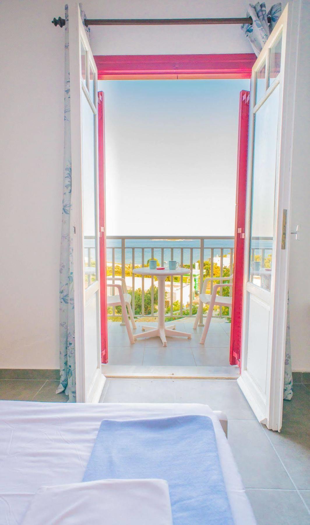 Ostria Hotel & Apartments Gavrio Exterior photo