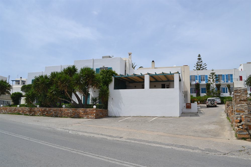 Ostria Hotel & Apartments Gavrio Exterior photo