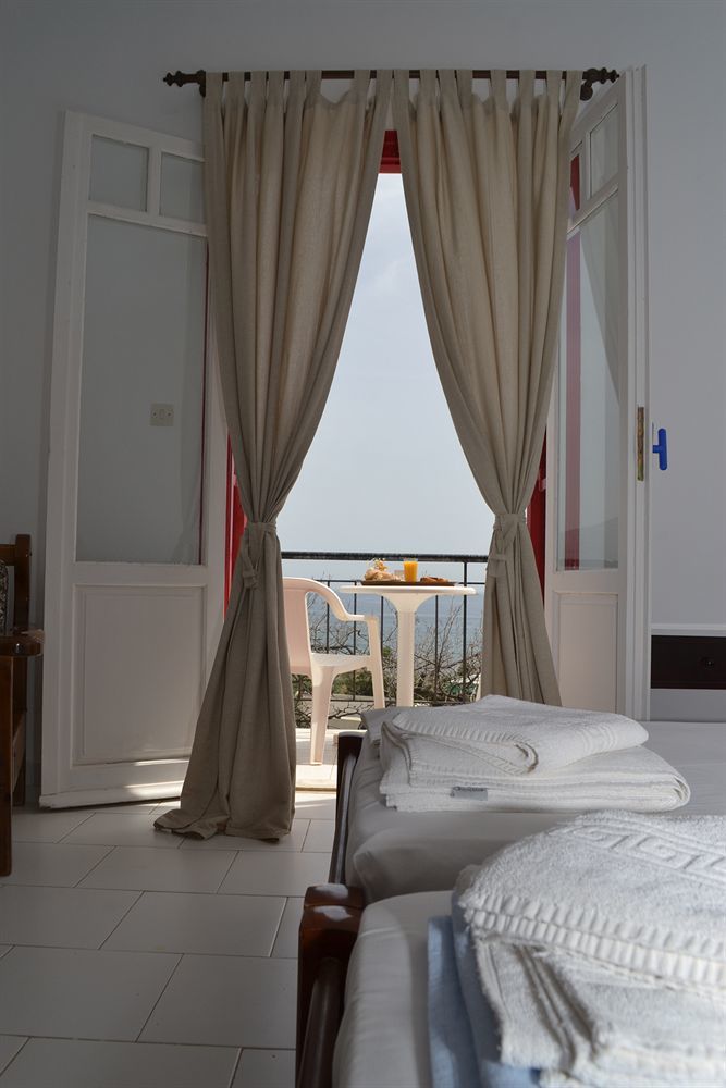 Ostria Hotel & Apartments Gavrio Exterior photo
